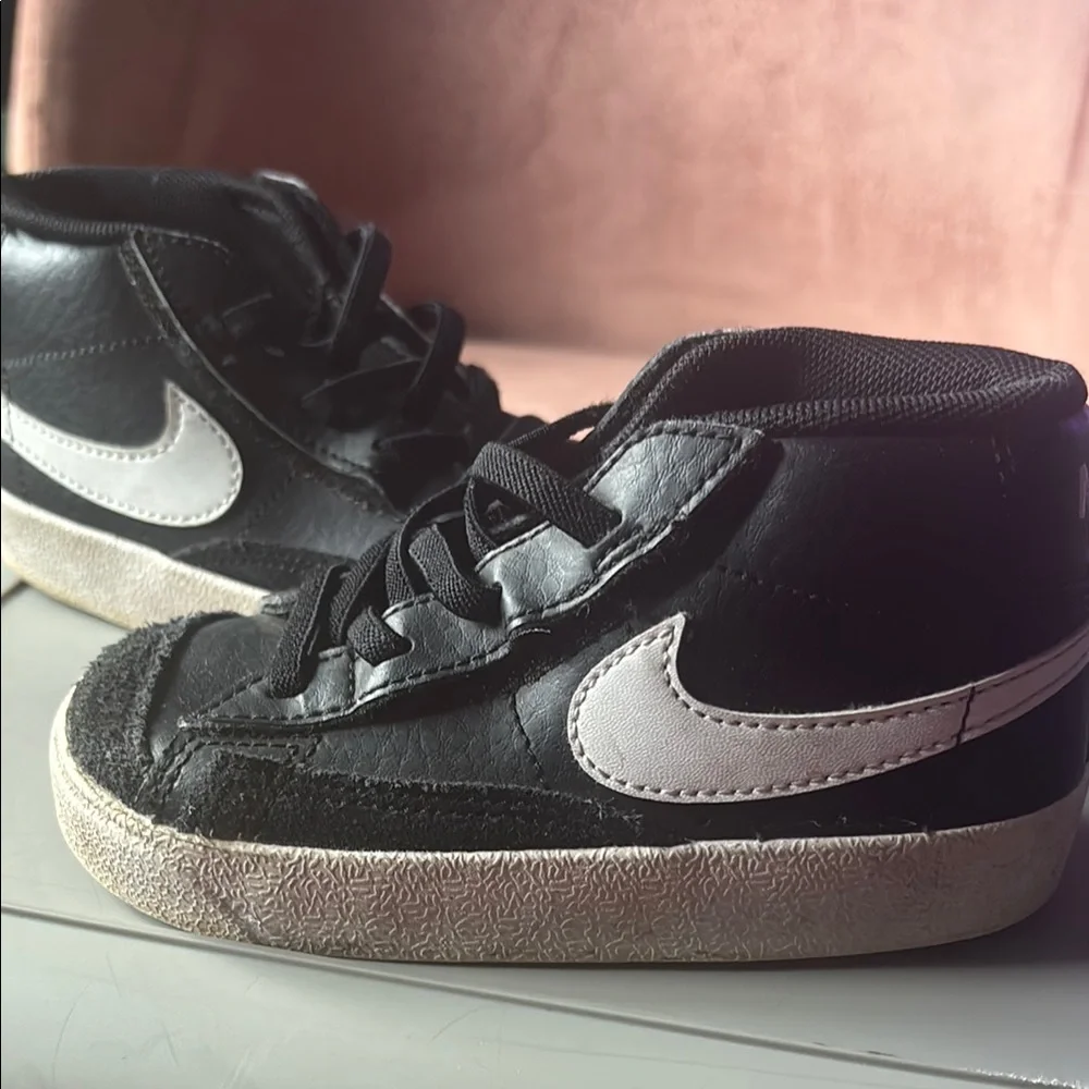Nike Black and White Sneakers Iconic Dunk Design